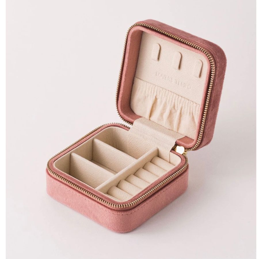 Dusty rose square bon voyage jewellery case