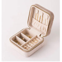 Creme bon voyage square jewellery case