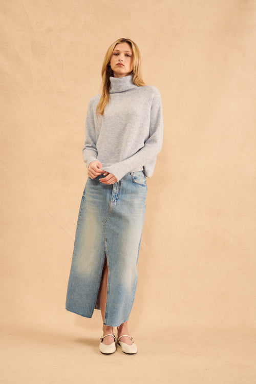 Relaxed fit- slouchy  turtleneck sweater in soft chambray blu - Full view 