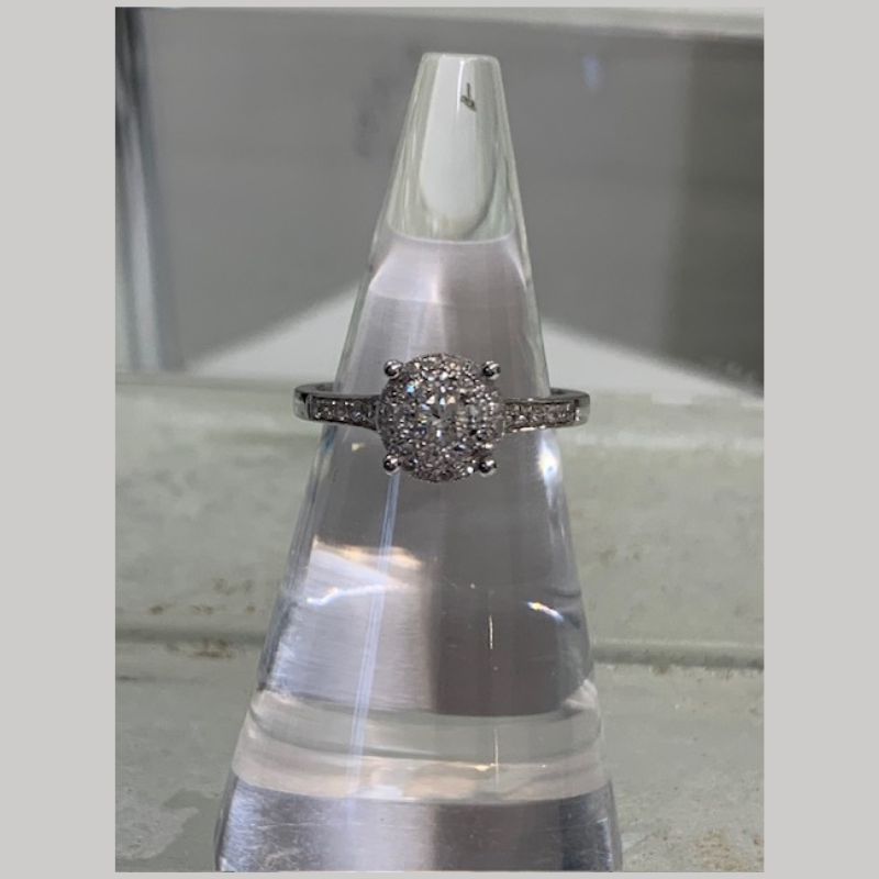 18k Diamond Ring